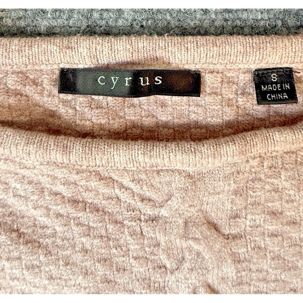 Cyrus, Women's Sweater ,Rosewood. Size M , Cable Knit, Pullover ,Split Hem - Picture 3 of 10